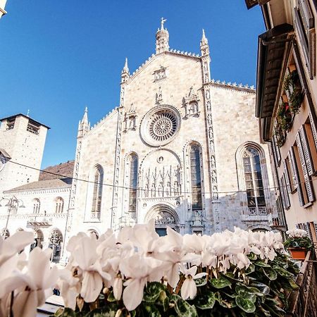 La Finestra Sul Duomo - The House Of Travelers Como Exterior photo